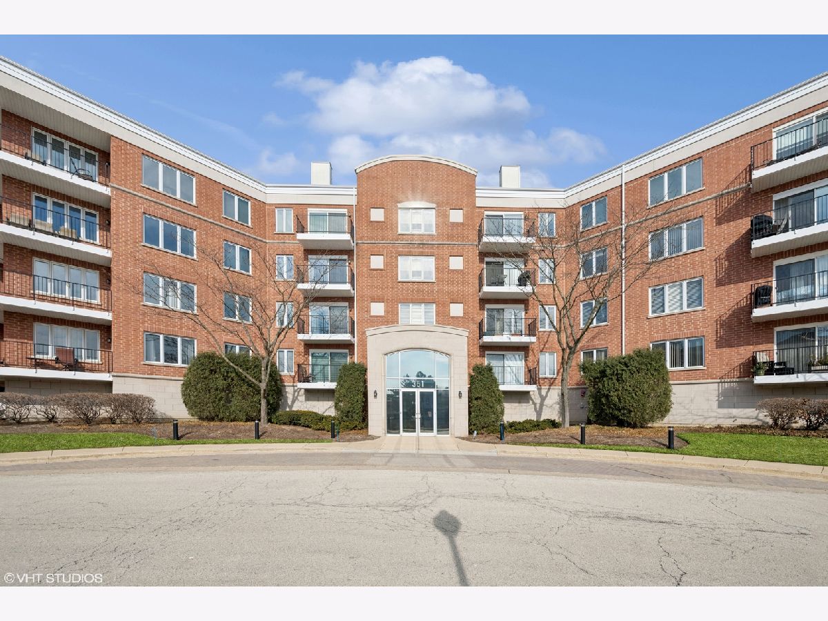 Townhomes & Condos Sold Town Place Buffalo Grove Illinois, 351 Town Place