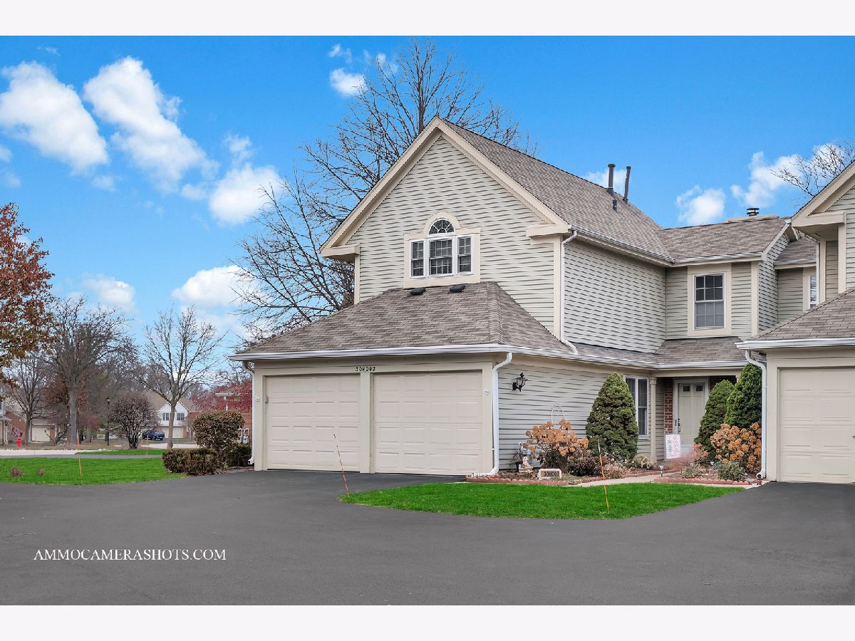 Townhomes & Condos Sold Maple Hill Warrenville Illinois, 30W002 Redwood