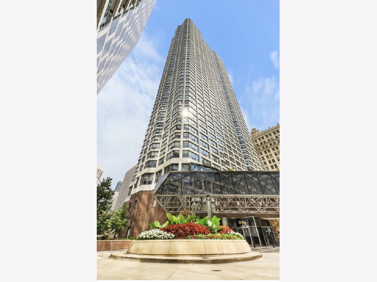 Condominiums Sold River Plaza Chicago Illinois, 405 Wabash