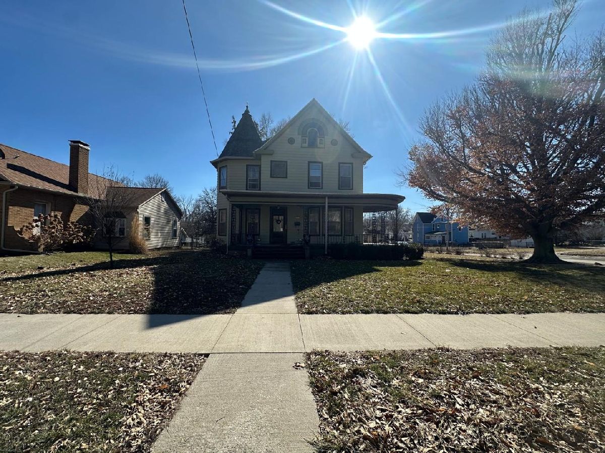  Sold Paris Illinois, 402 Court