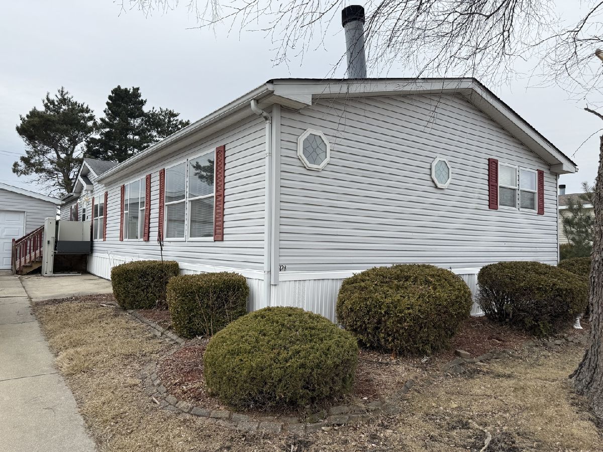 Subdivision Sold Pheasant Lake Estates Beecher Illinois, 123 Cardinal