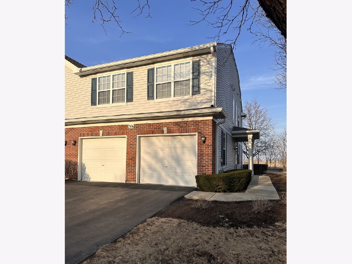 Townhomes & Homes Sold Blackberry Knoll Oswego Illinois, 306 Grape Vine
