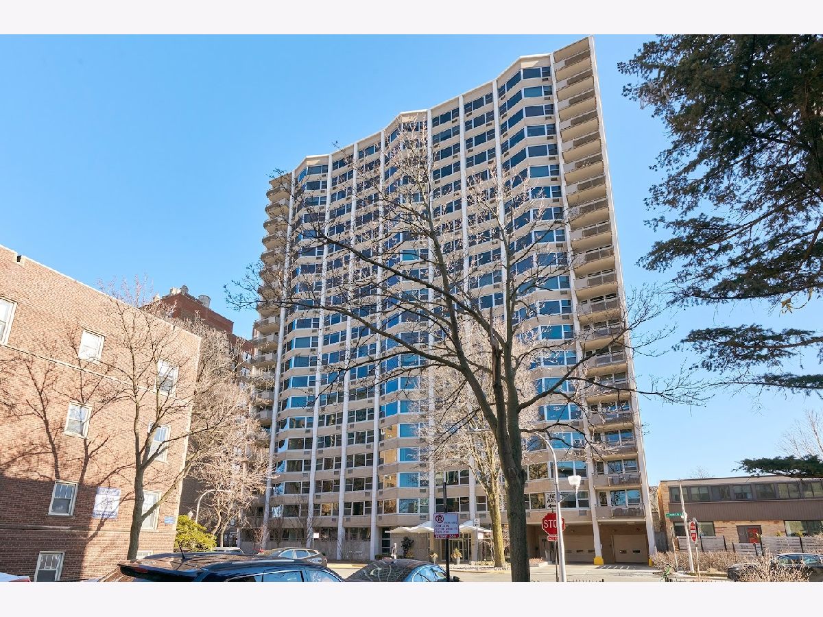 Condominiums Sold 555 Cornelia Condos Chicago Illinois, 555 Cornelia