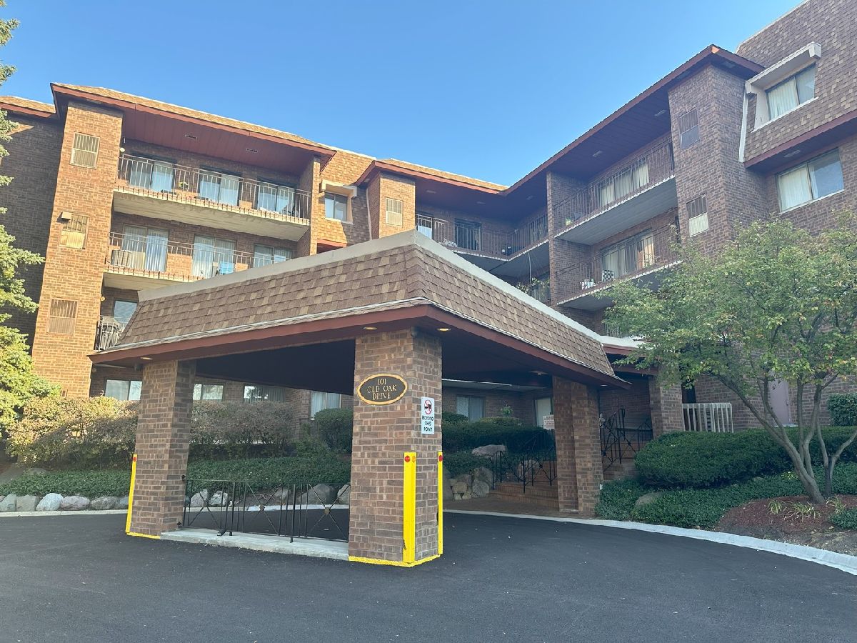 Condominiums Sold Oak Creek Buffalo Grove Illinois, 101 Old Oak