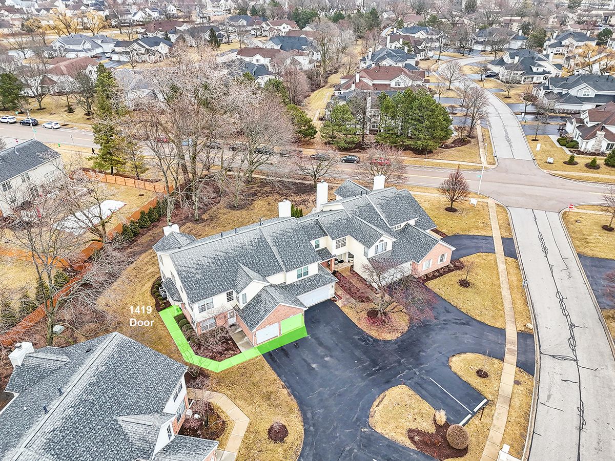 Townhomes & Condos Sold Georgetown Batavia Illinois, 1419 Clybourne