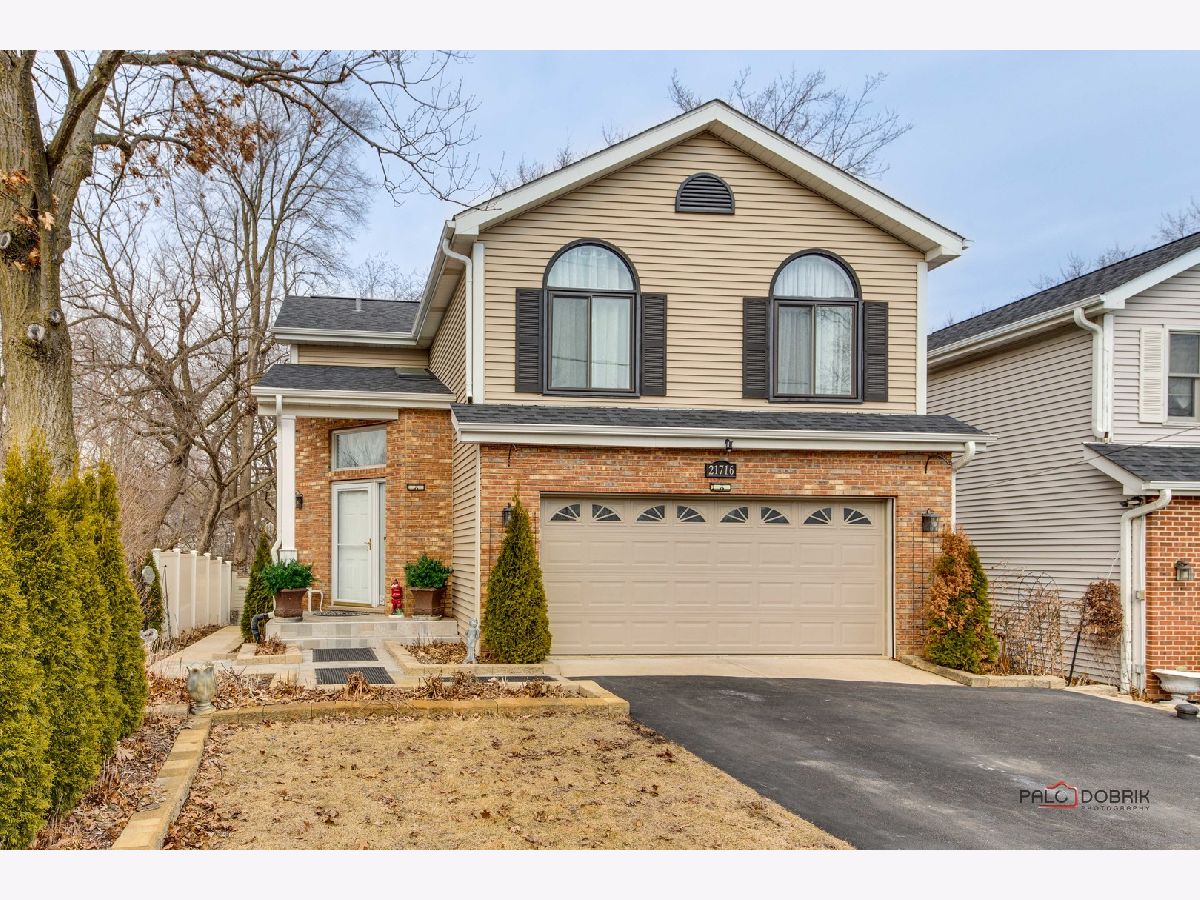 Homes Sold Forest Lake Lake Zurich Illinois, 21716 Ravine