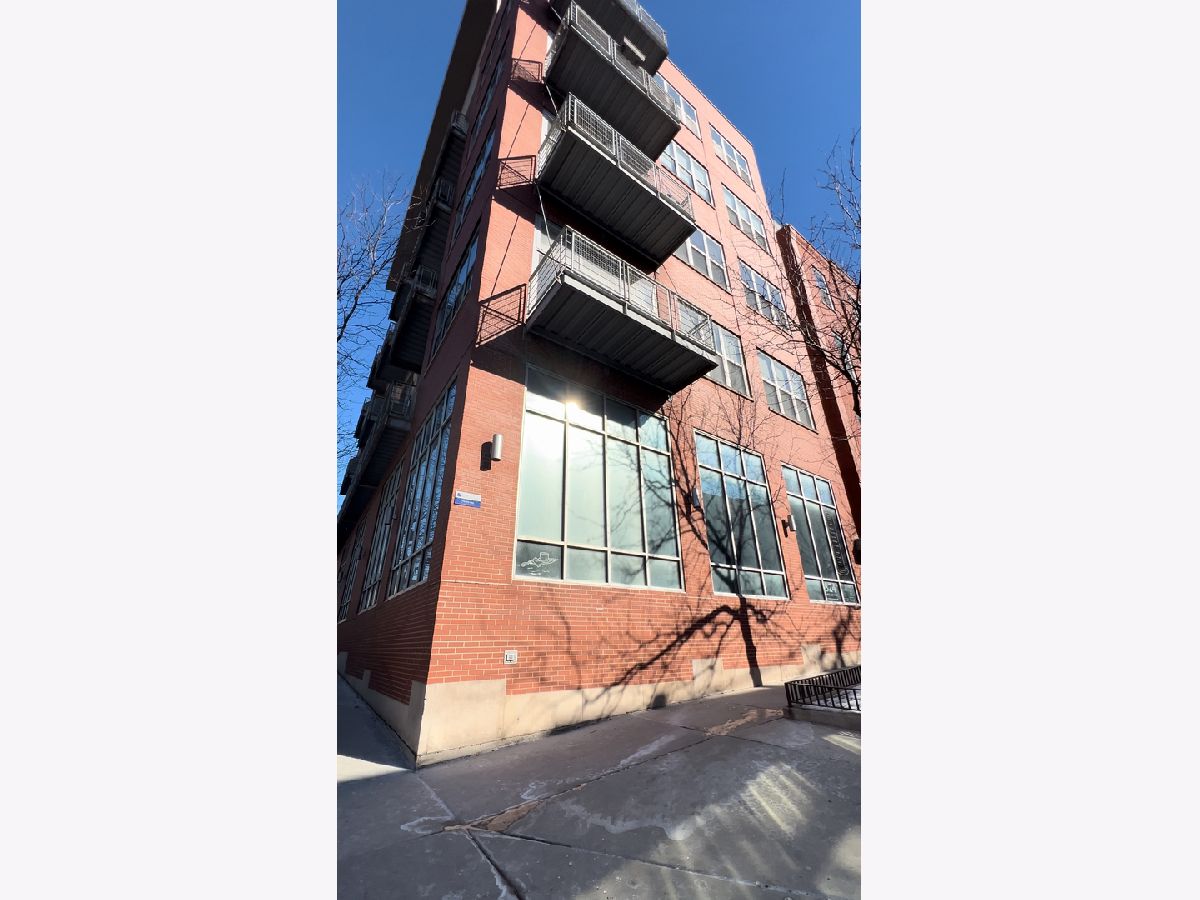 Condominiums For Rent Sierra Lofts Chicago Illinois, 824 Superior