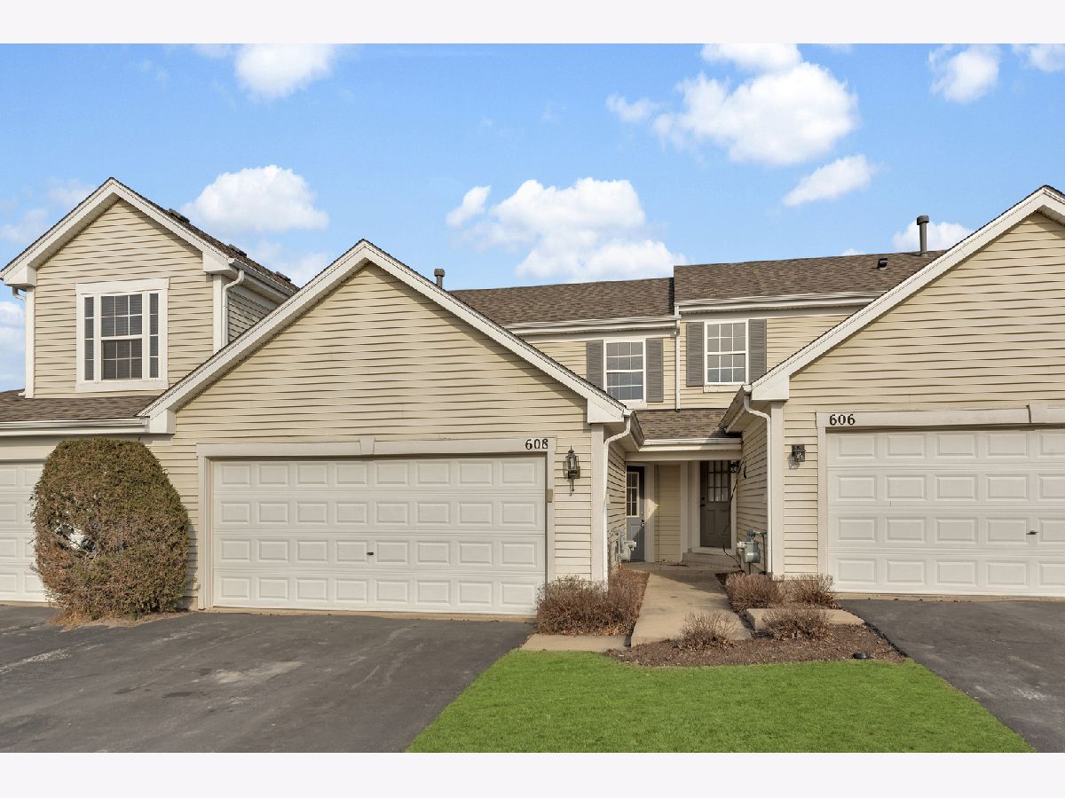 Townhomes & Homes Sold Chestnut Ridge Minooka Illinois, 608 Chestnut Ridge