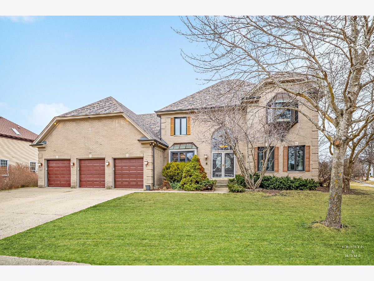 Homes Sold Glenmoor Algonquin Illinois, 1011 Redwood