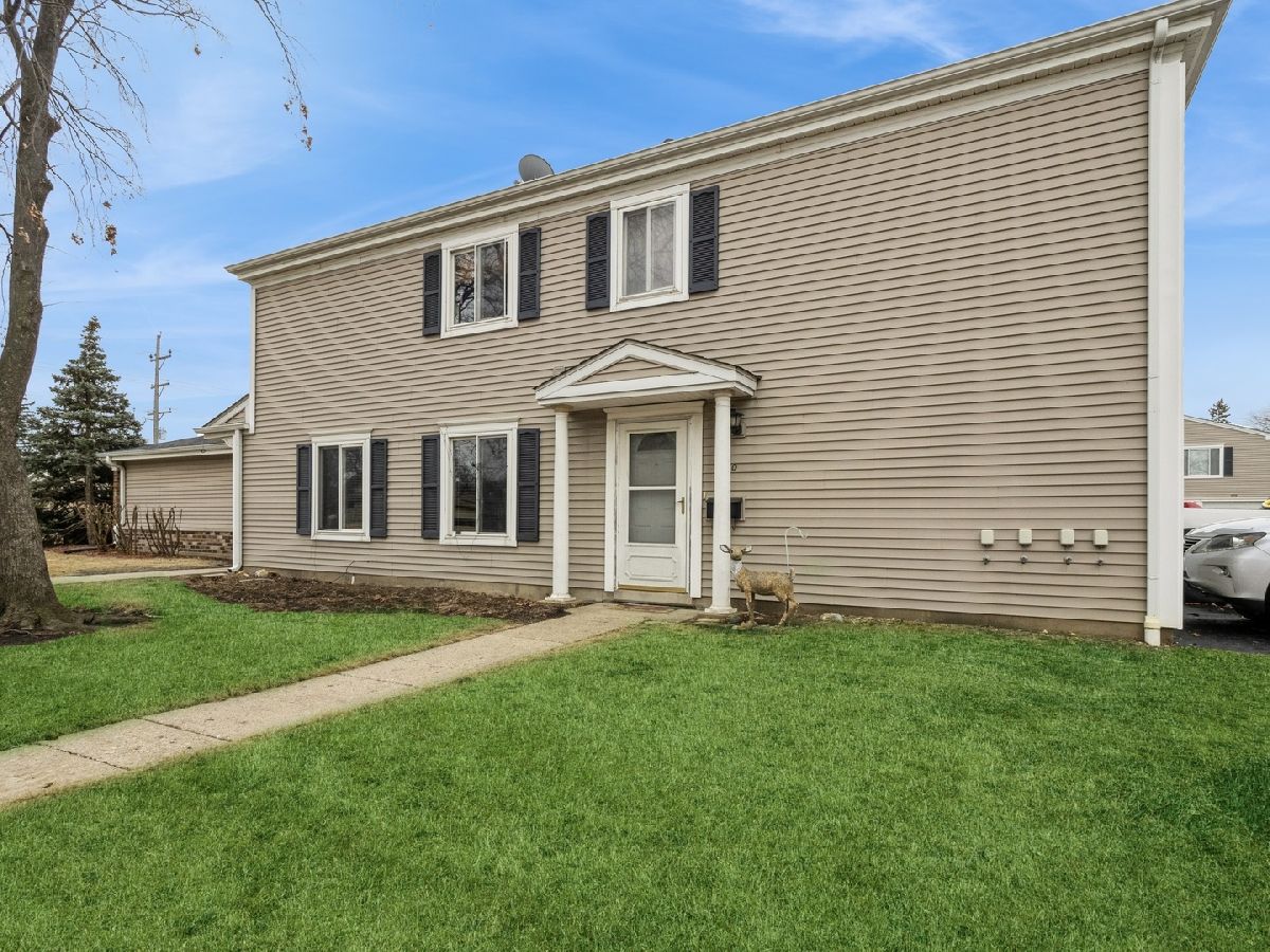 Townhomes & Condos Sold Quincy Park Prospect Heights Illinois, 550 Old Willow