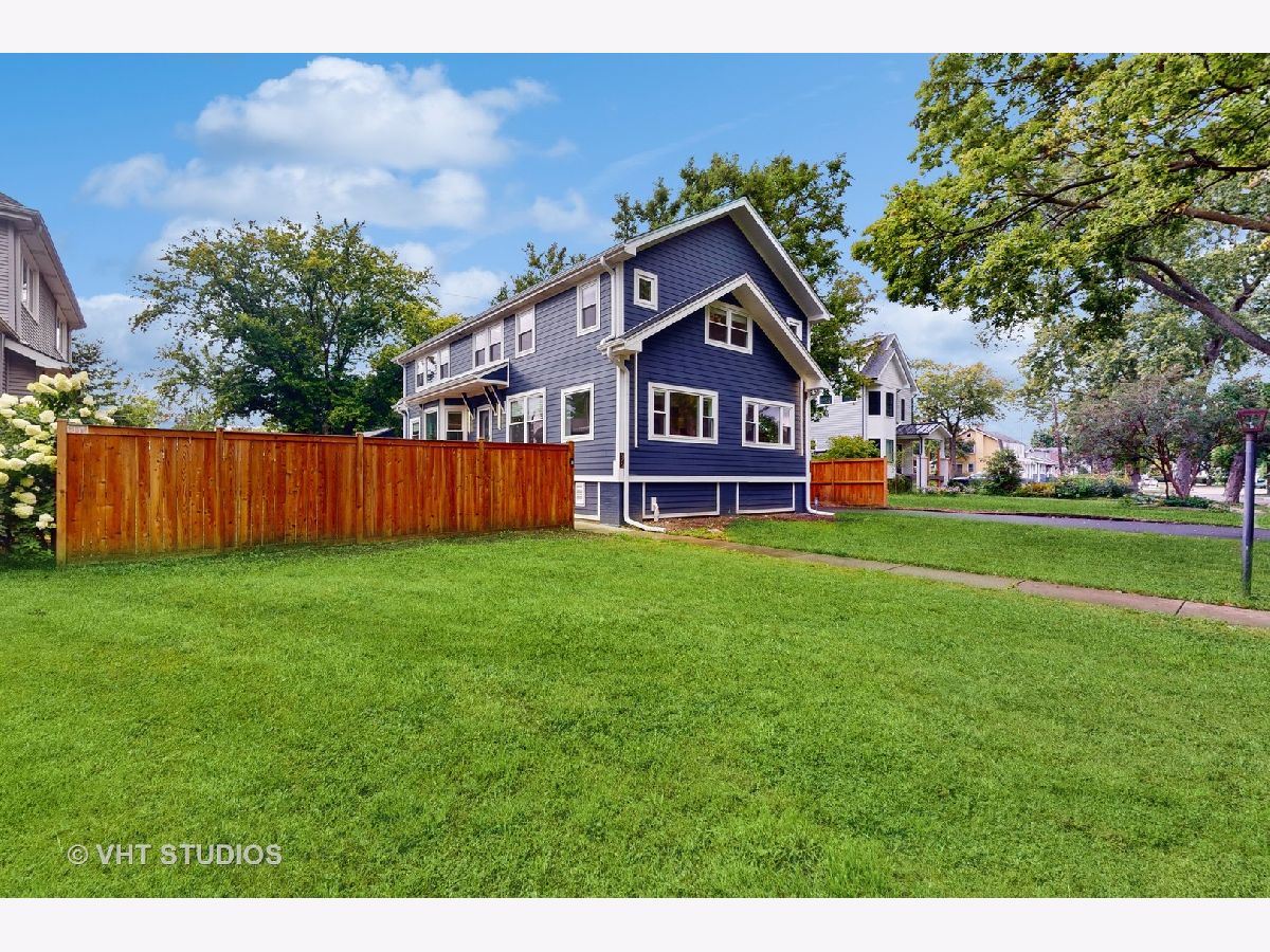 Homes & Condos & Townhomes Sold Silk Stocking Des Plaines Illinois, 576 Arlington