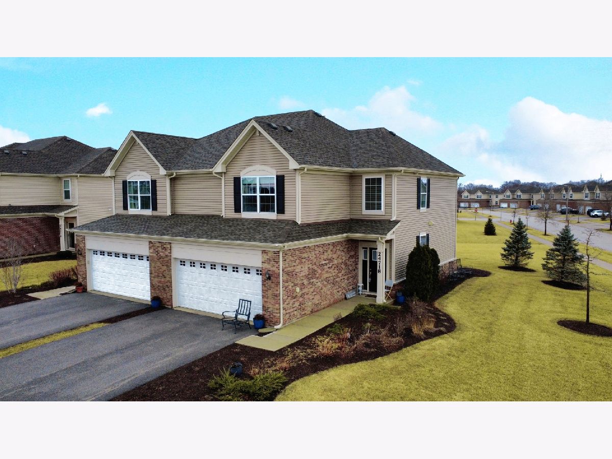 Condos & Townhomes & Homes Sold Stonegate Manhattan Illinois, 24718 Mccormick