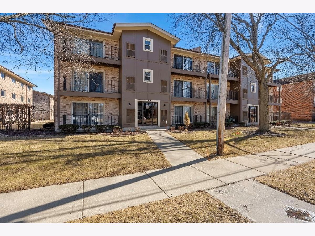 Condominiums Sold Hamlin Downs Alsip Illinois, 11919 Hamlin