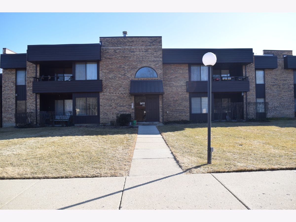 Condominiums Sold Forest Edge Palatine Illinois, 1412 Sterling