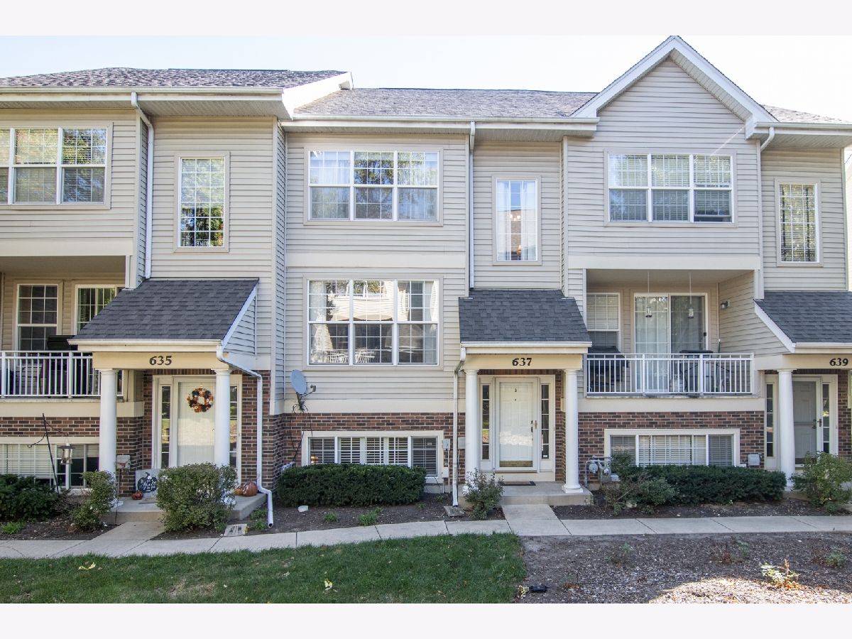 Townhomes Sold Pheasant Run Trails St Charles Illinois, 637 Pheasant