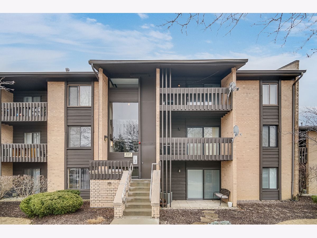 Condominiums Sold The Knolls Willowbrook Illinois, 6137 Knoll Wood