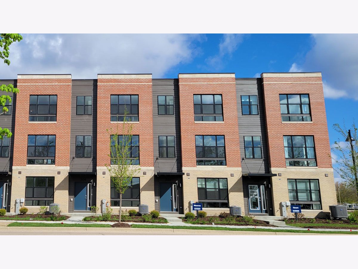 Condos & Townhomes Sold The Summit At Yorktown Lombard Illinois, 347 Summit