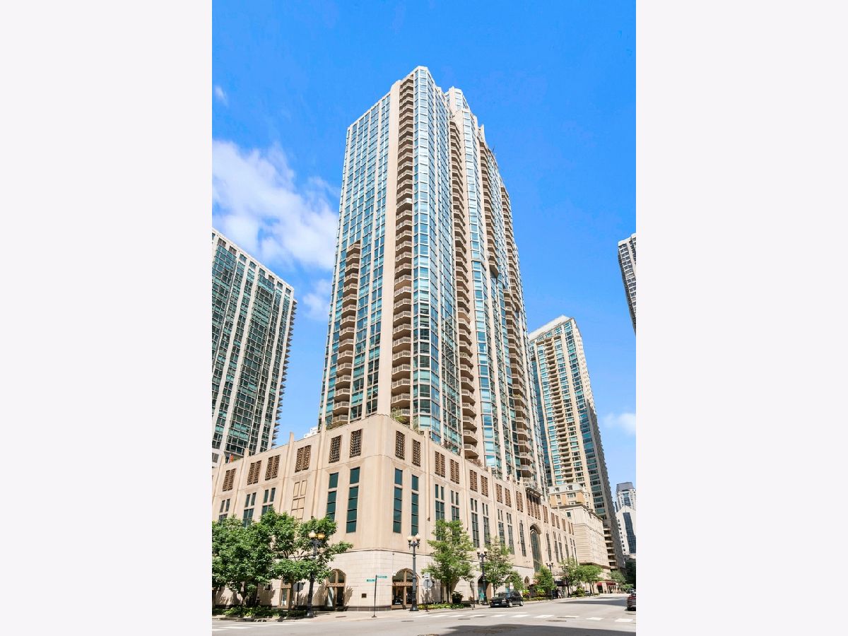 Condominiums Sold The Pinnacle Chicago Illinois, 21 Huron