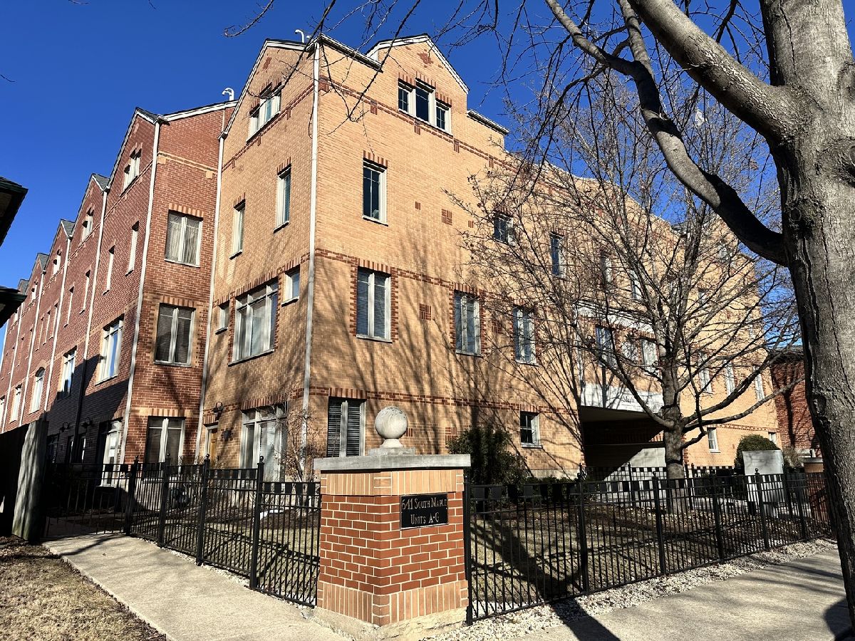 Townhomes Sold Maple Square Oak Park Illinois, 641 Maple