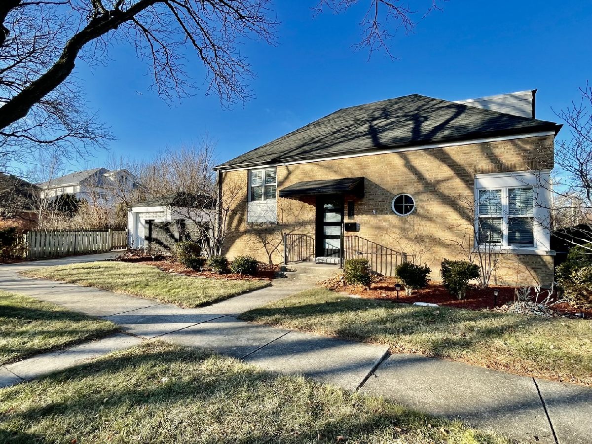 Rented Lincolnwood Illinois, 3701 North Shore