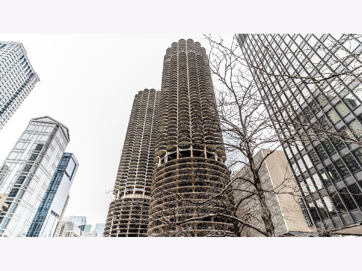 Condominiums Rented Marina City Chicago Illinois, 300 State