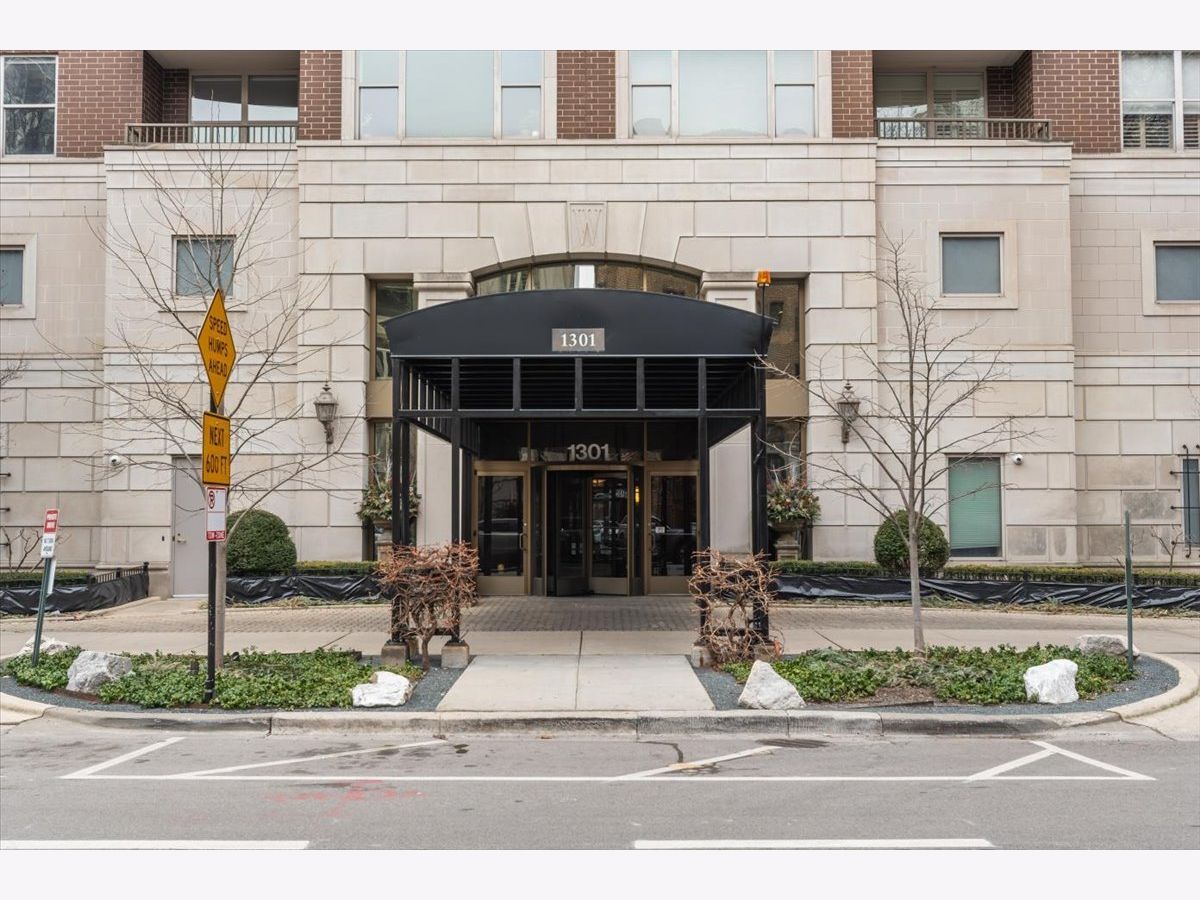 Condominiums Sold The Whitney Chicago Illinois, 1301 Dearborn
