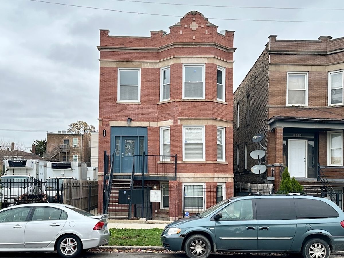 Homes & Townhomes & Condos Rented Lawndale Chicago Illinois, 4148 Cermak