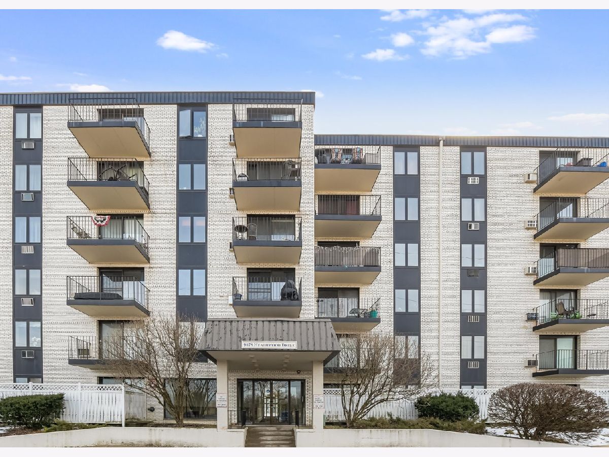 Condos & Townhomes & Homes Rented Terrace Square Niles Illinois, 9078 Heathwood