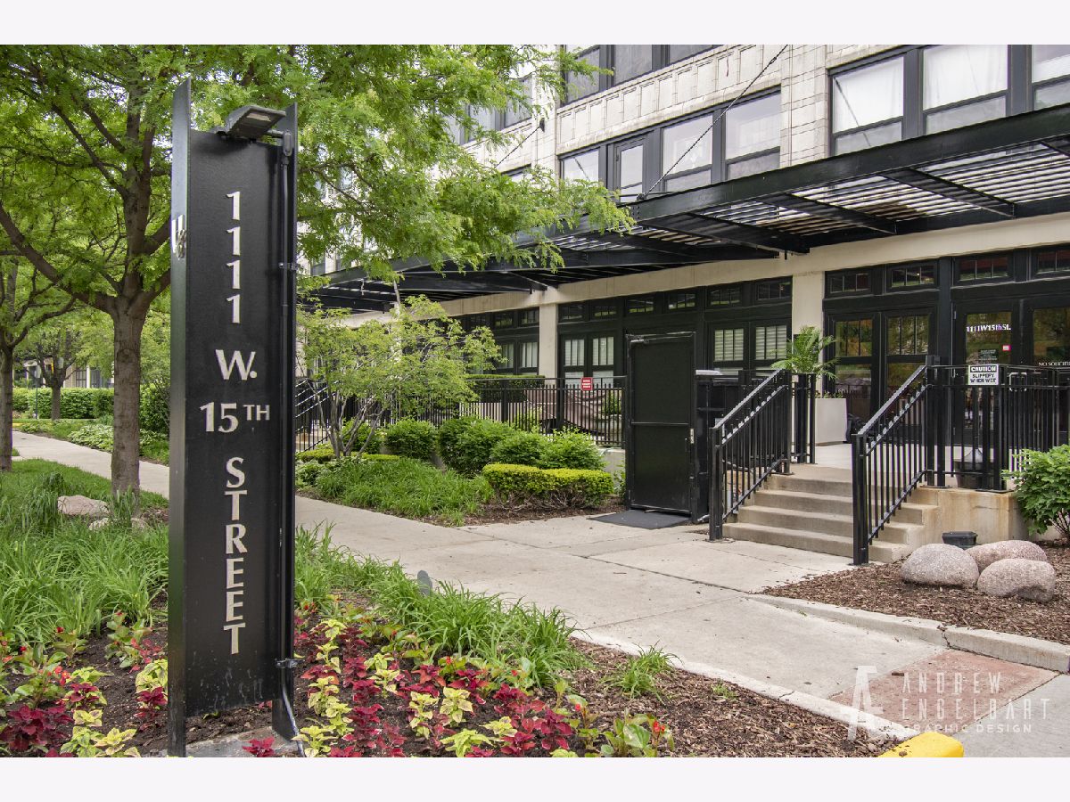Condominiums Rented University Commons Chicago Illinois, 1111 15th