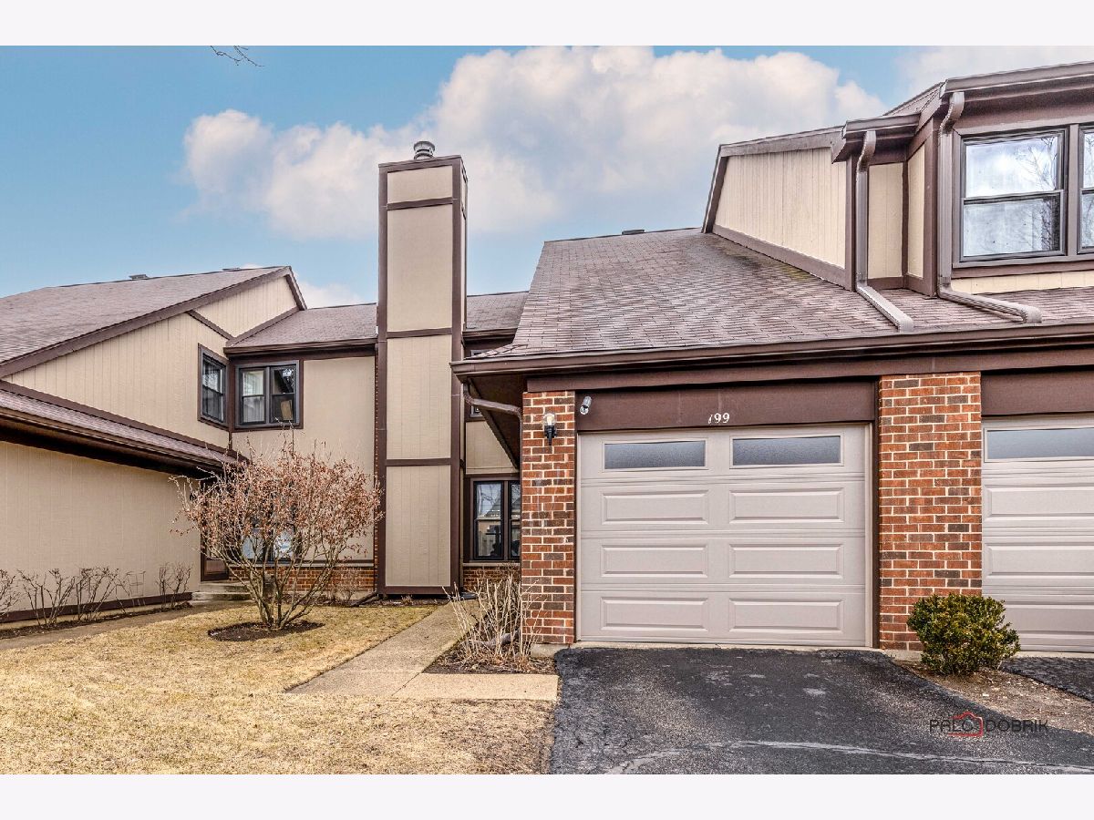 Townhomes Sold Shadowbend Wheeling Illinois, 199 Stafford