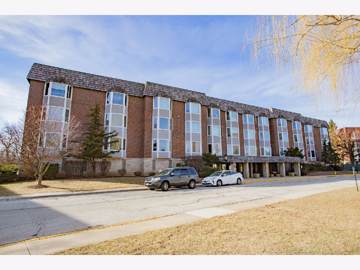 Condominiums Sold Bristol Court Park Ridge Illinois, 300 Thames