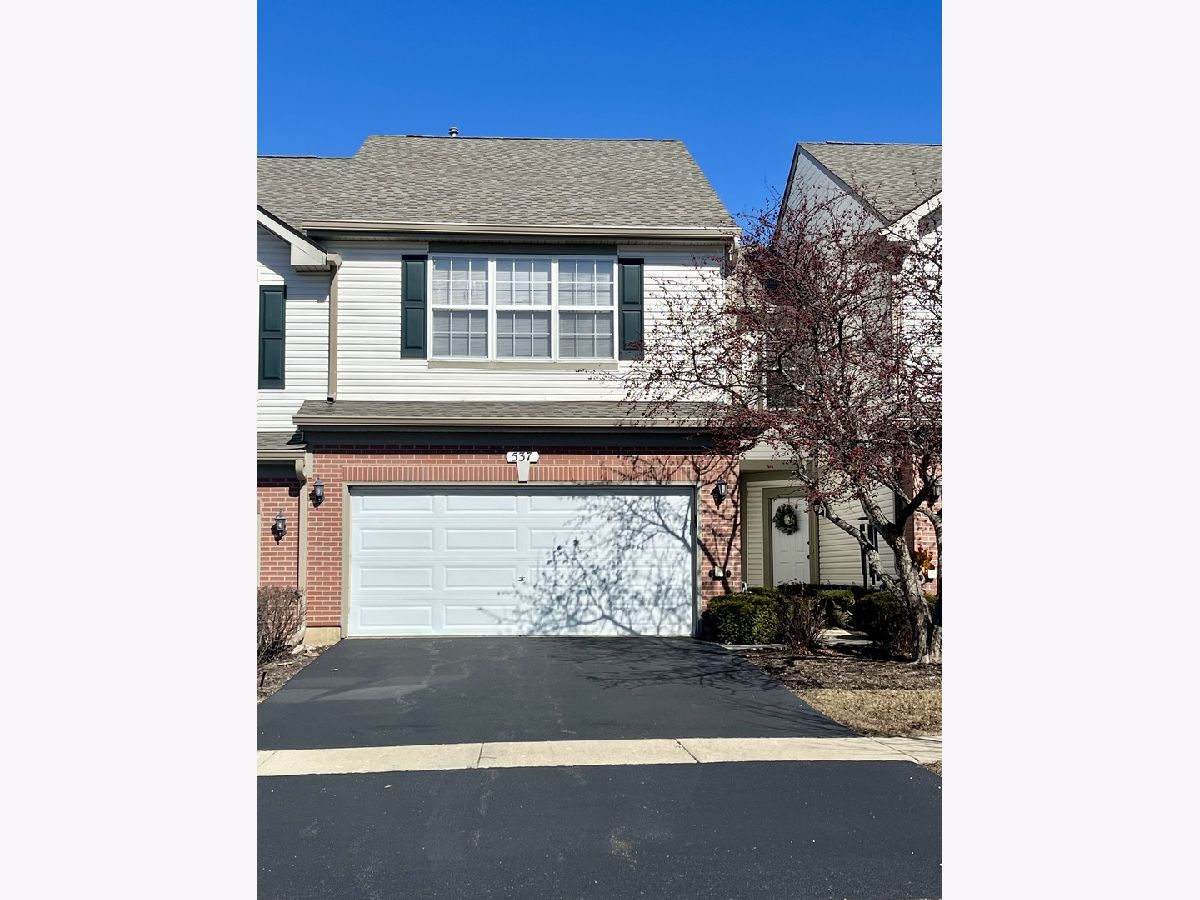 Townhomes Rented Fairfield Lakes Round Lake Illinois, 537 Fox