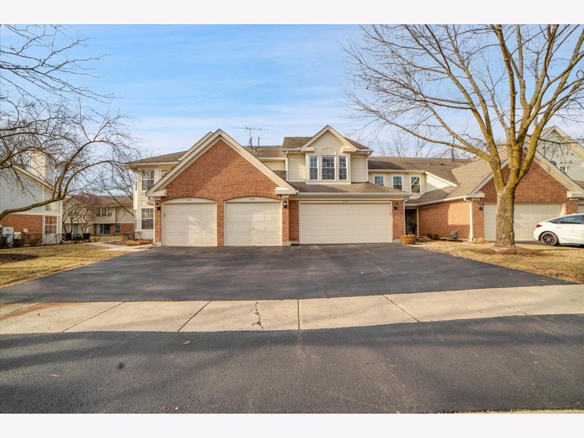 Townhomes & Condos & Homes Sold Mayfair Station Hanover Park Illinois, 2114 Glasgow