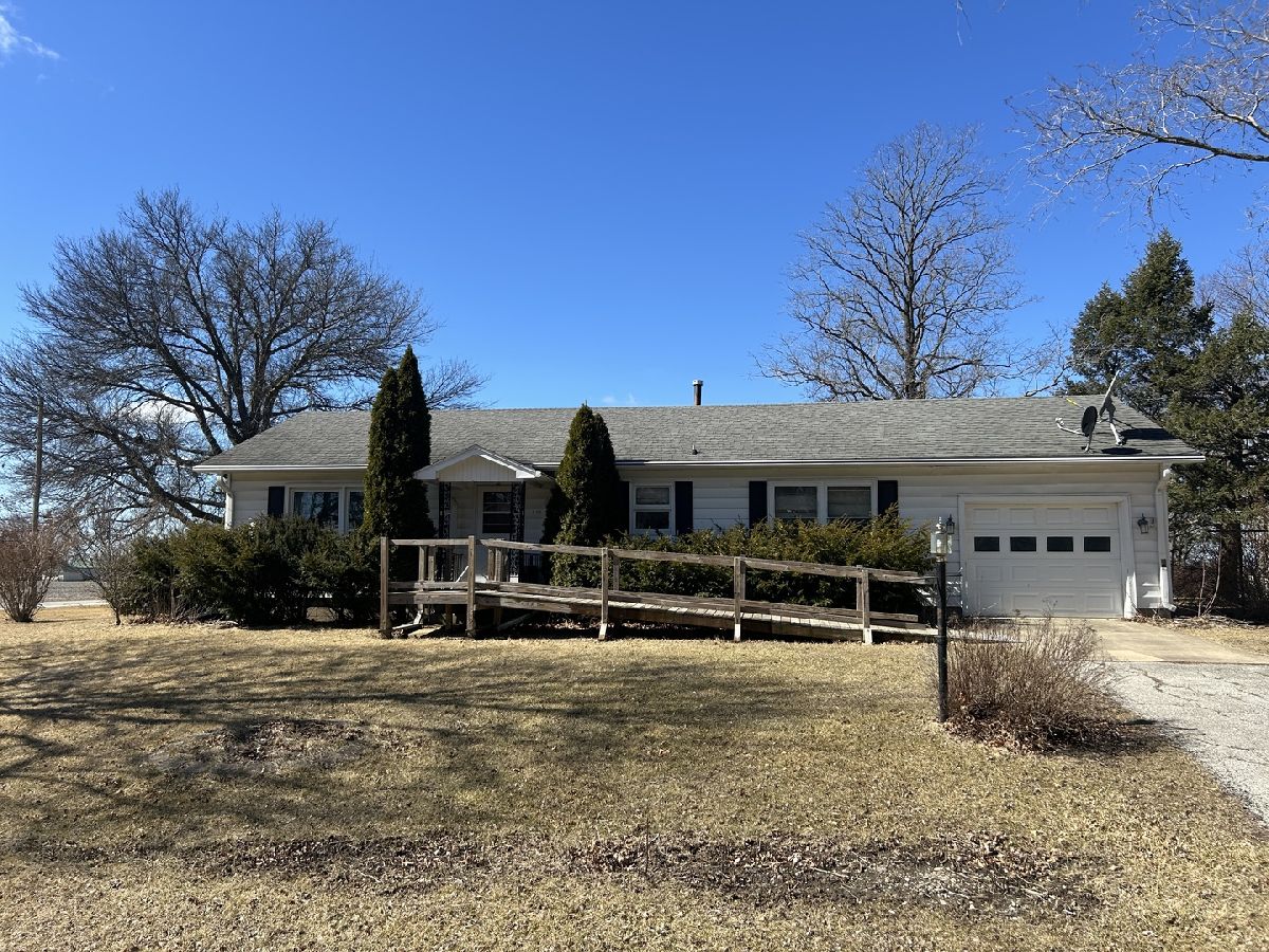  Sold Roberts Illinois, 401 Oak