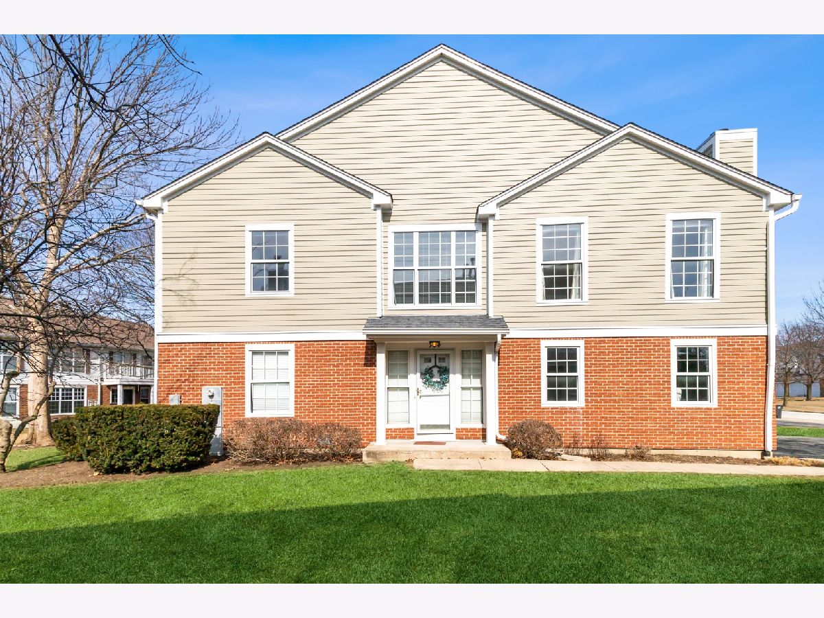 Townhomes & Condos Sold Carriages Of Grosse Pointe Vernon Hills Illinois, 799 Grosse Pointe