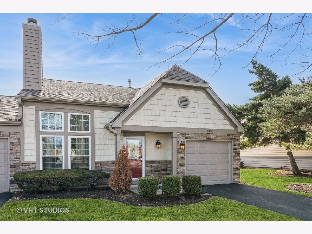 Townhomes & Homes Sold Spinnaker Cove Carol Stream Illinois, 1351 Woodlake