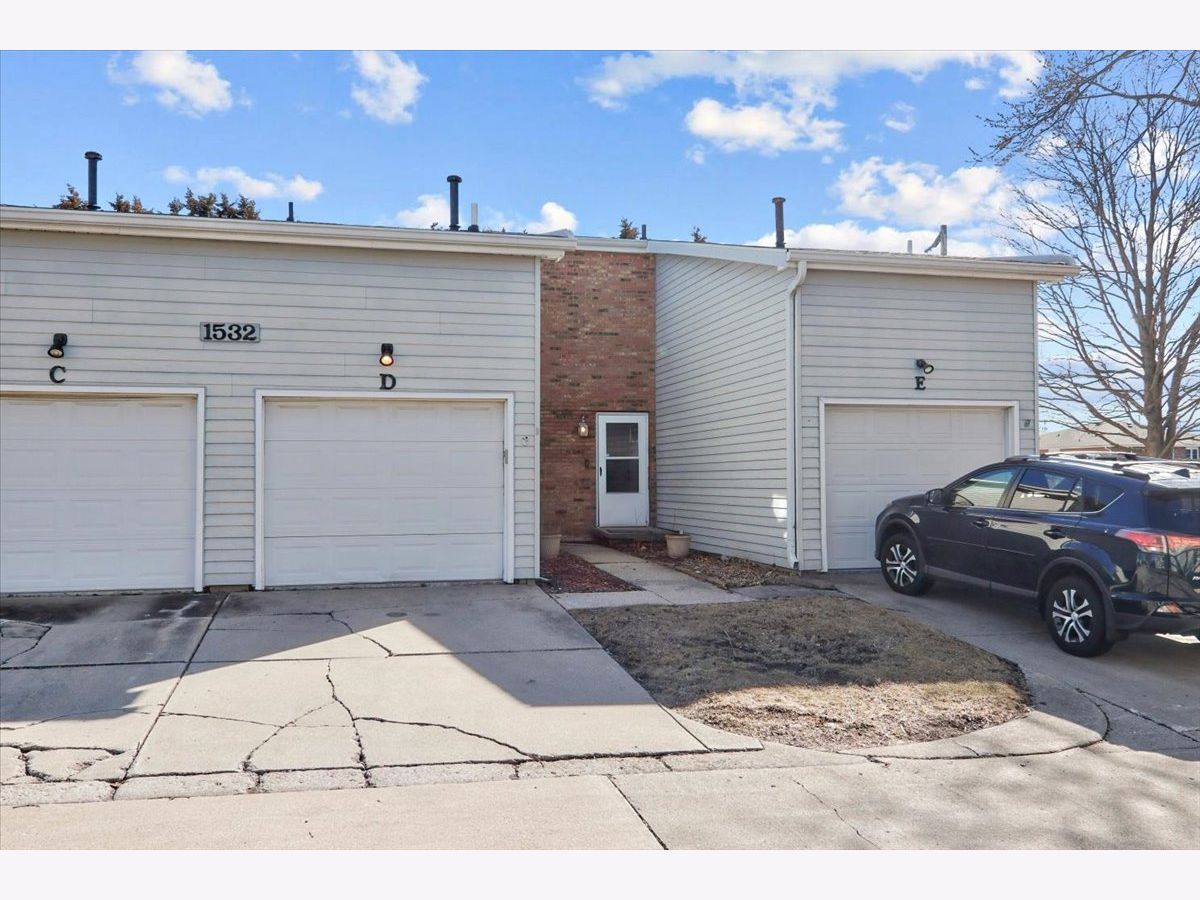 Condos & Townhomes Sold Landmark Normal Illinois, 1532 Hunt