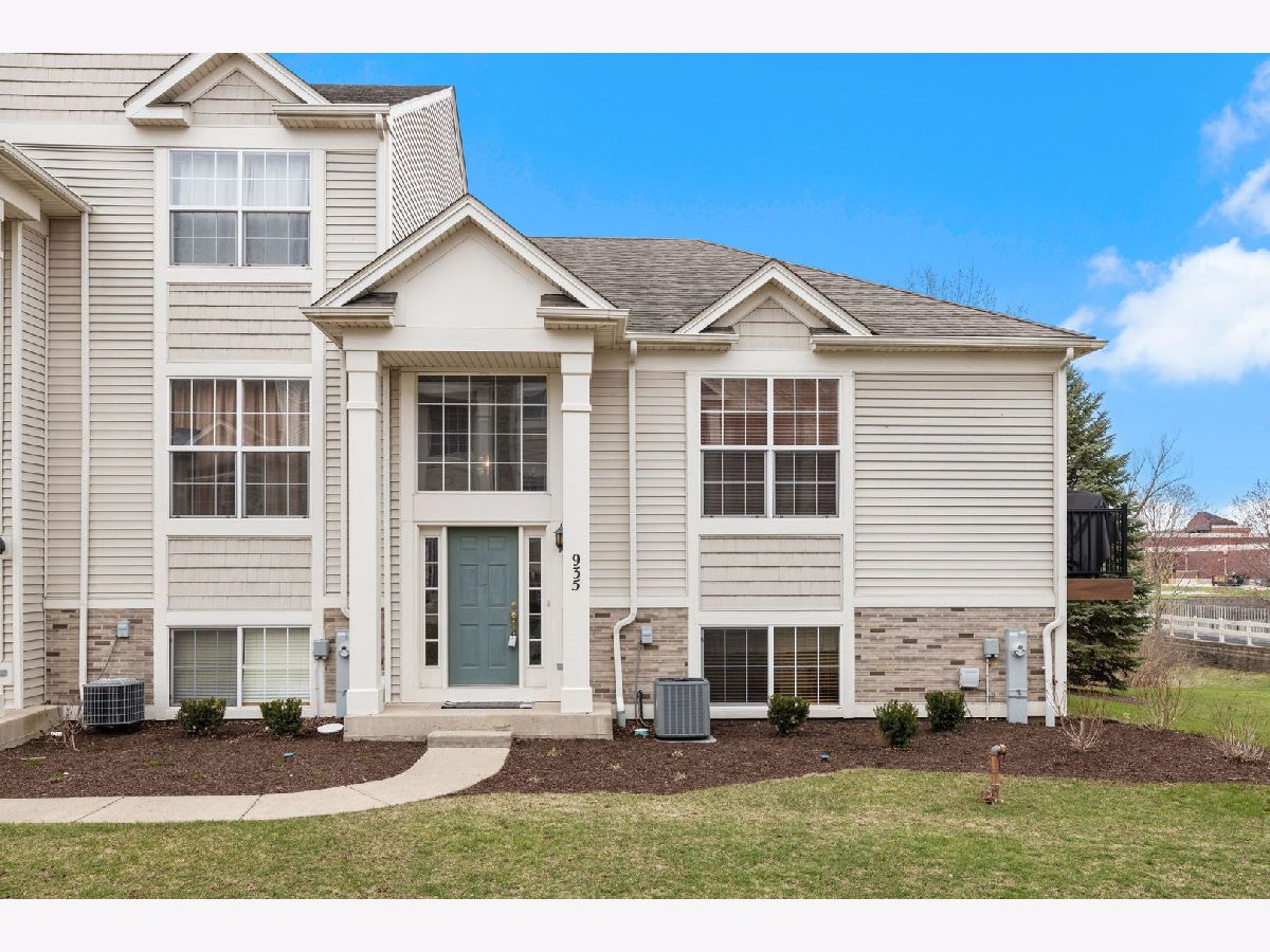 Townhomes Sold Summit Creek Shorewood Illinois, 935 Summit Creek