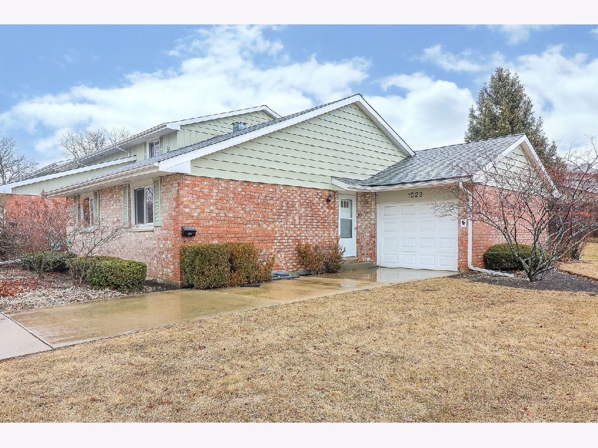 Homes & Townhomes & Condos Sold Briarcliffe Wheaton Illinois, 1523 Haverhill