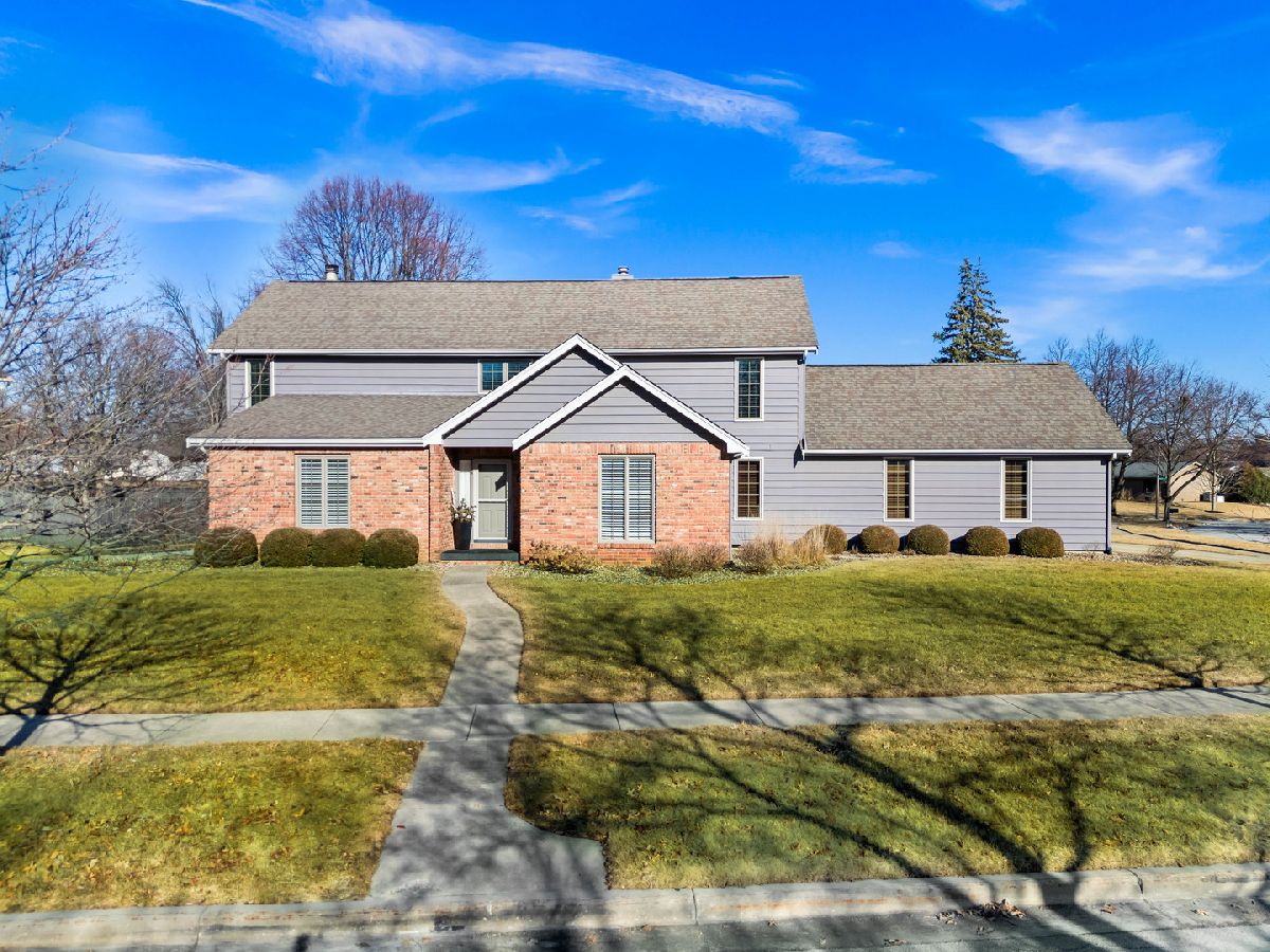 Homes & Condos & Townhomes Sold Brookridge Bloomington Illinois, 4 Woodbridge