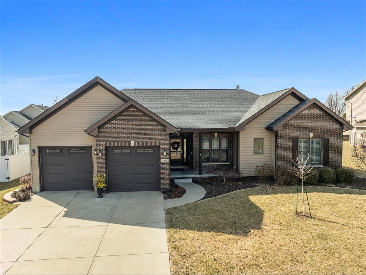 Homes & Condos & Townhomes Sold Sapphire Lake Bloomington Illinois, 1312 Norma