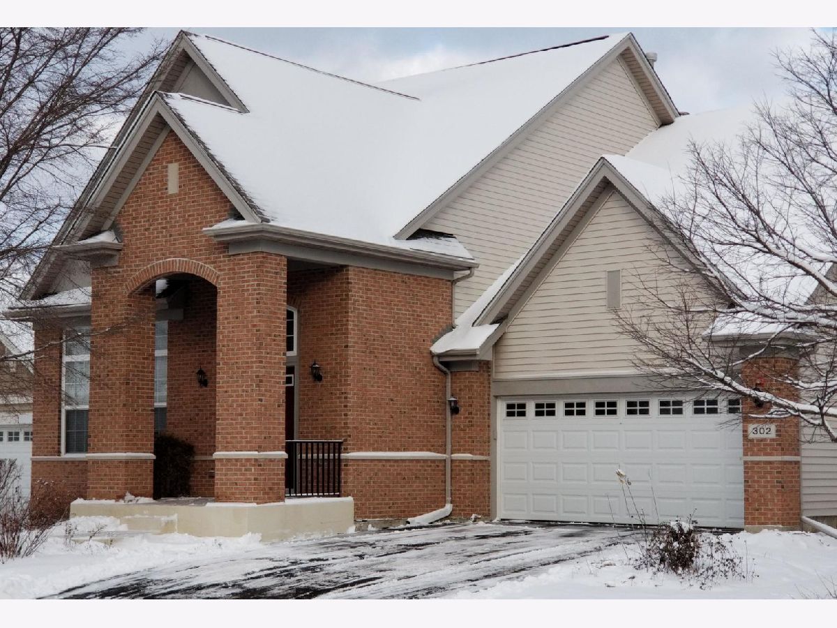Townhomes & Condos & Homes Sold Concord Village Lake Zurich Illinois, 302 Seaton