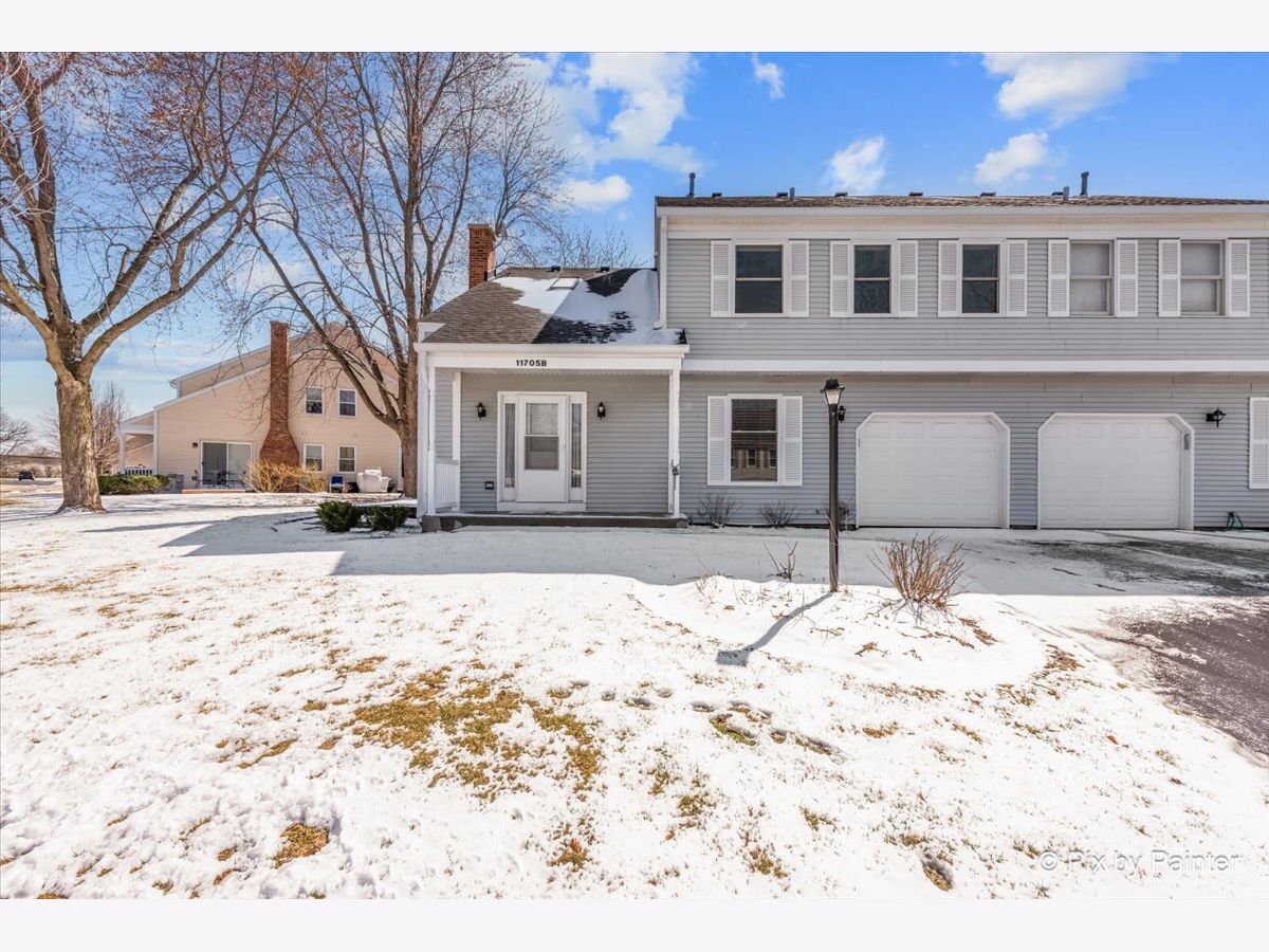 Townhomes & Condos & Homes Rented Woodcreek Huntley Illinois, 11705 Pine