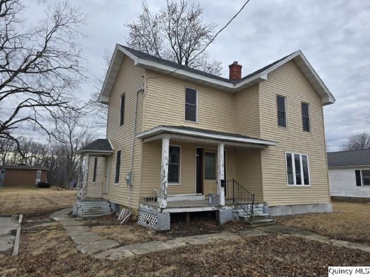  For Sale Carthage Illinois, 820 Center Street