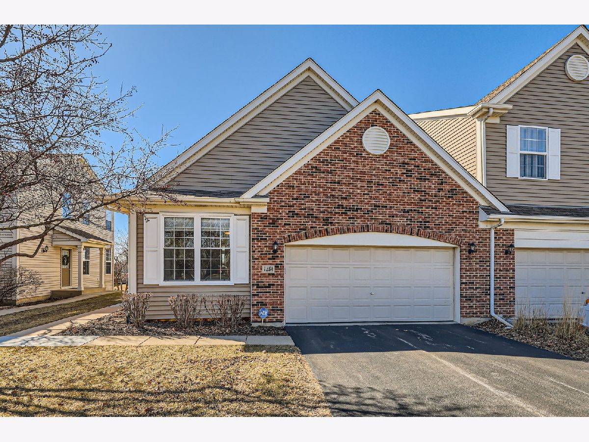 Townhomes & Condos & Homes Sold Princeton West Elgin Illinois, 1254 Bradley
