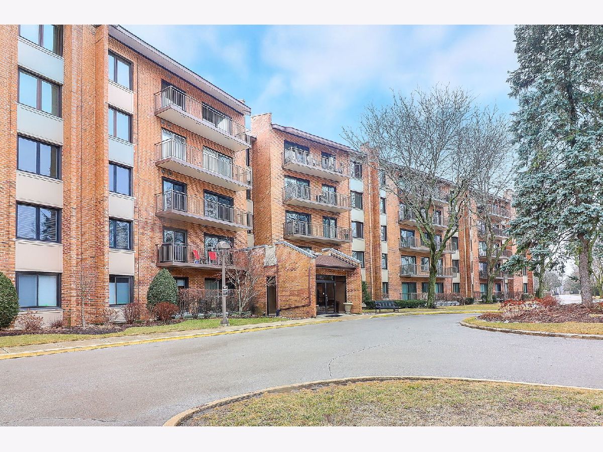 Condos & Townhomes Sold Lake Hinsdale Village Willowbrook Illinois, 601 Lake Hinsdale
