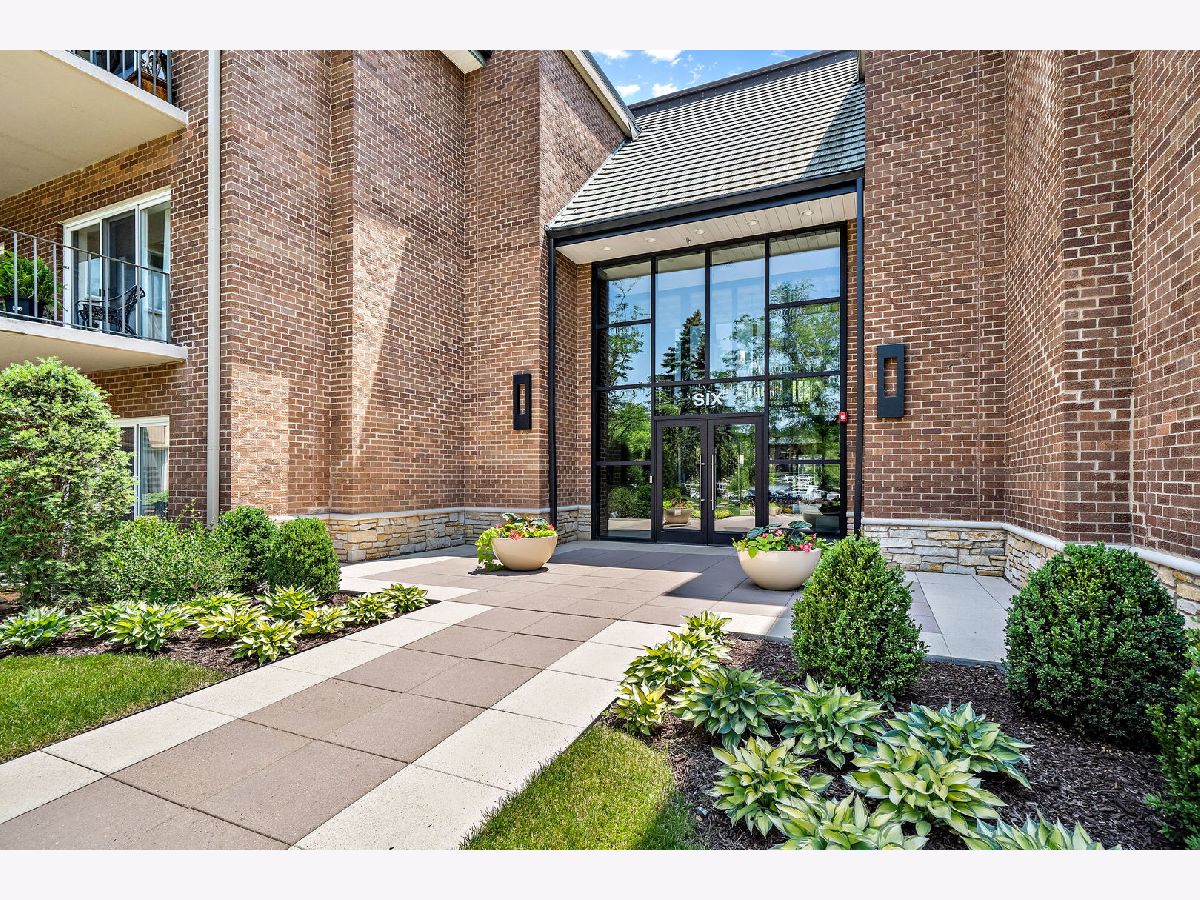 Condominiums Sold Oak Brook Club Oak Brook Illinois, 6 Oak Brook Club