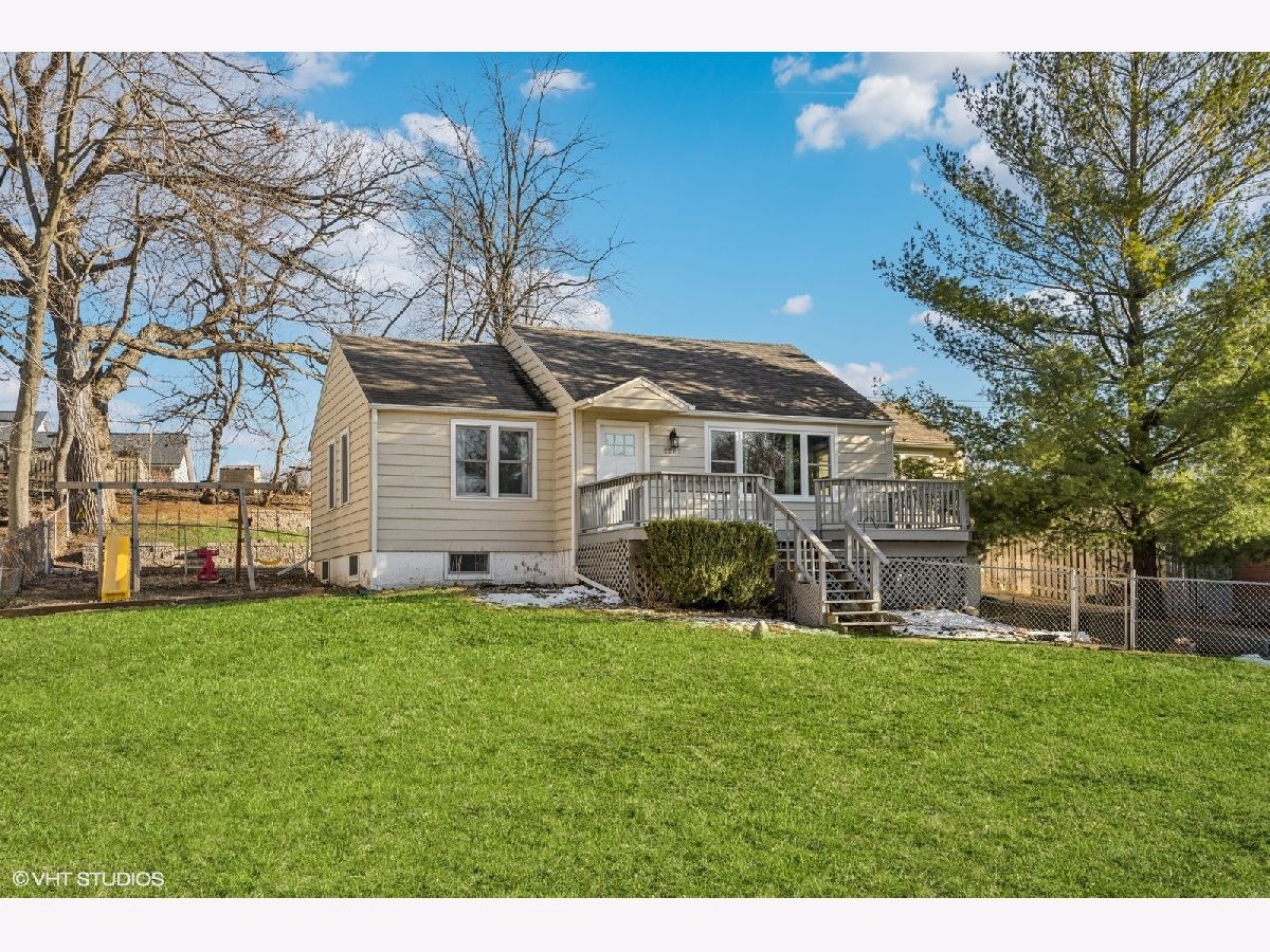Homes Sold Shannon Creek Estates Fox River Grove Illinois, 1227 Lincoln