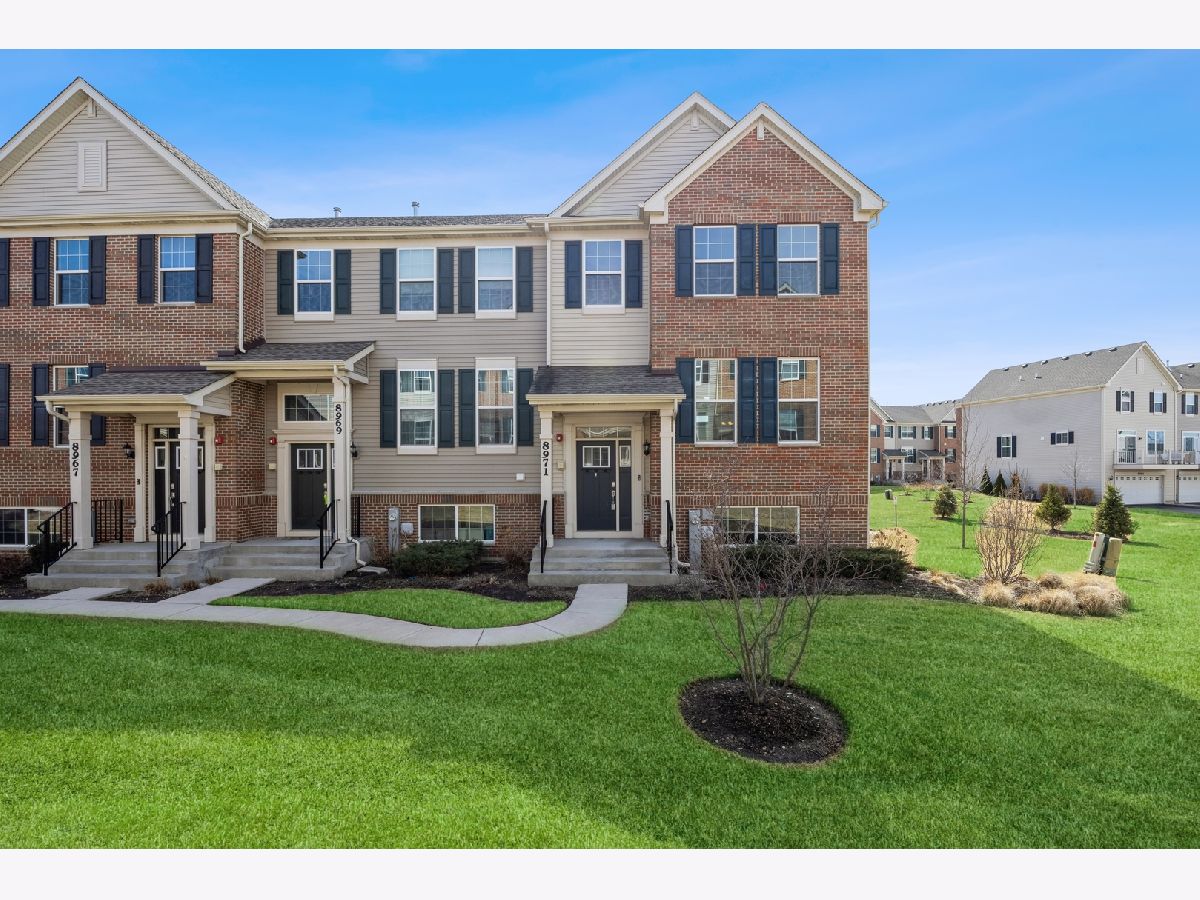 Homes & Townhomes Rented Talamore Huntley Illinois, 8971 Disbrow