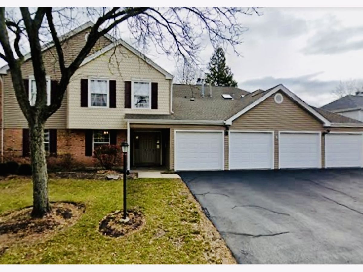 Condos & Townhomes Sold Highlake Winfield Illinois, 0N111 Windermere